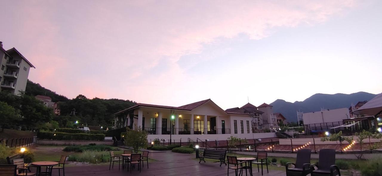 Tops10 Resort Donggang Cistar Yeongwol Extérieur photo